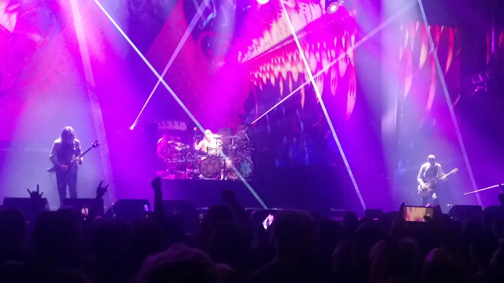 Tool band photograph